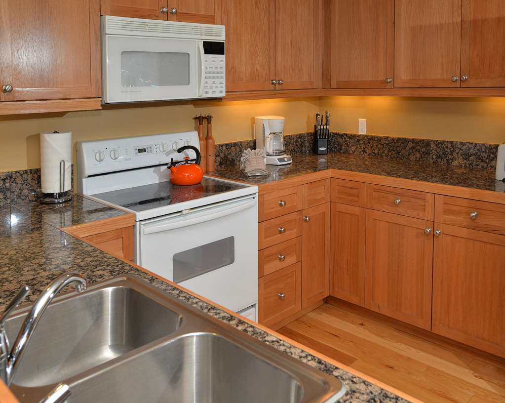 Lodge At Brookside Avon Village Room photo