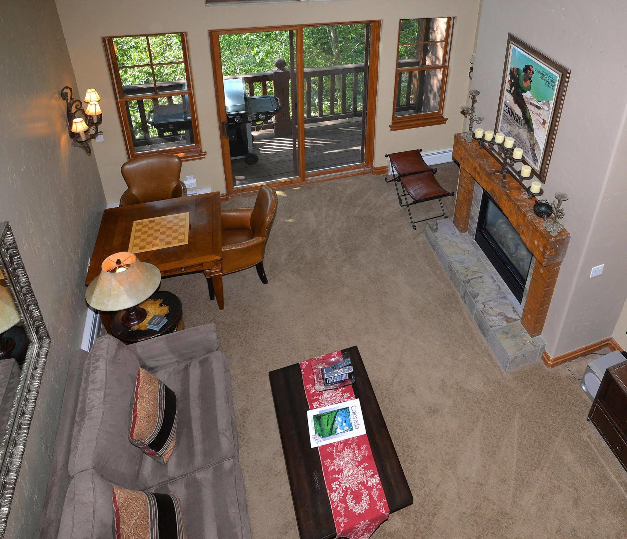 Lodge At Brookside Avon Village Exterior photo